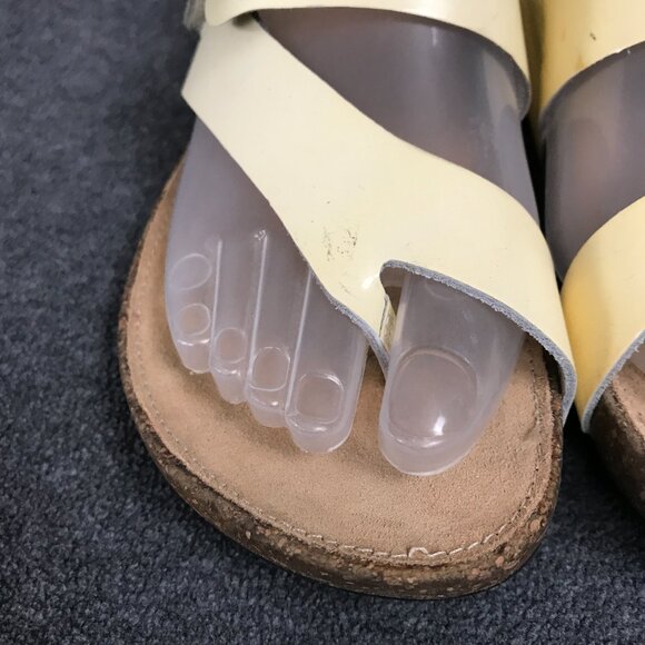 NWT Clarks Artisan Yellow Leather Adjustable Strap Toe Loop Sandals Women’s Sz 6 - Picture 5 of 9
